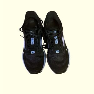 Brooks Women tennis/7/purple and black/Good condition